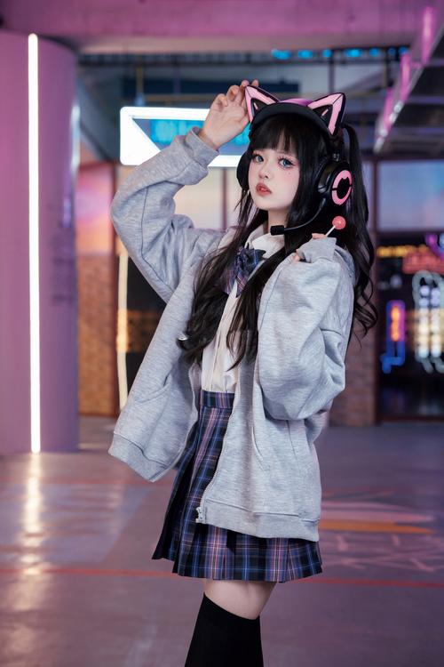 电眼美少女无敌版，解锁未来时尚新潮流