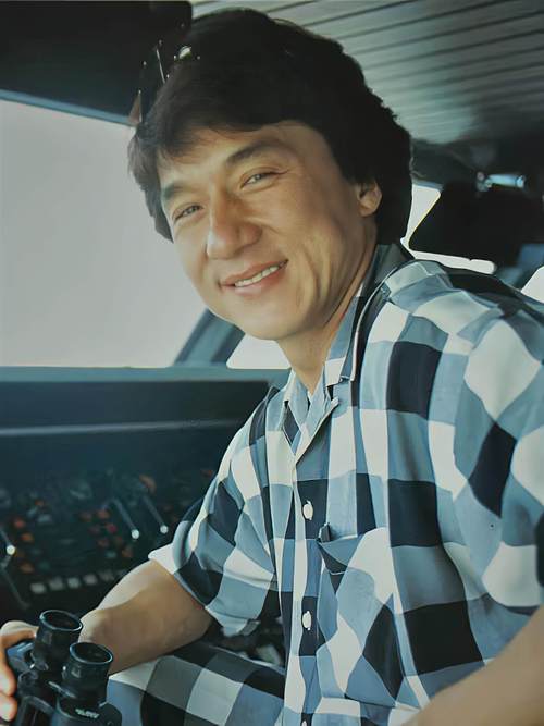 成龙与游戏，跨越时代的传奇人物